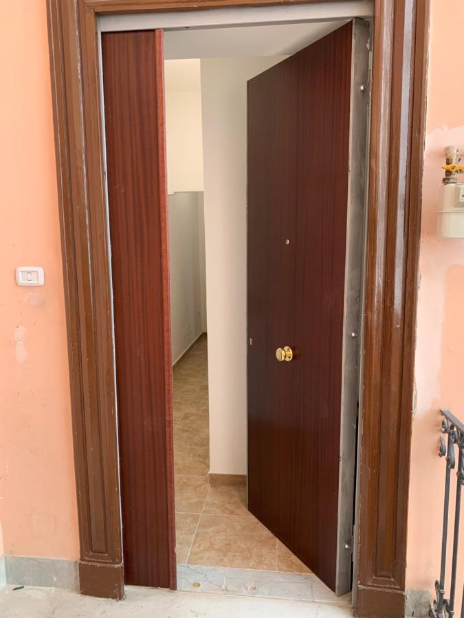 Miris Home Fast And Comfortable With Self Check In 8 Minutes Walk Near Naples Airport מראה חיצוני תמונה