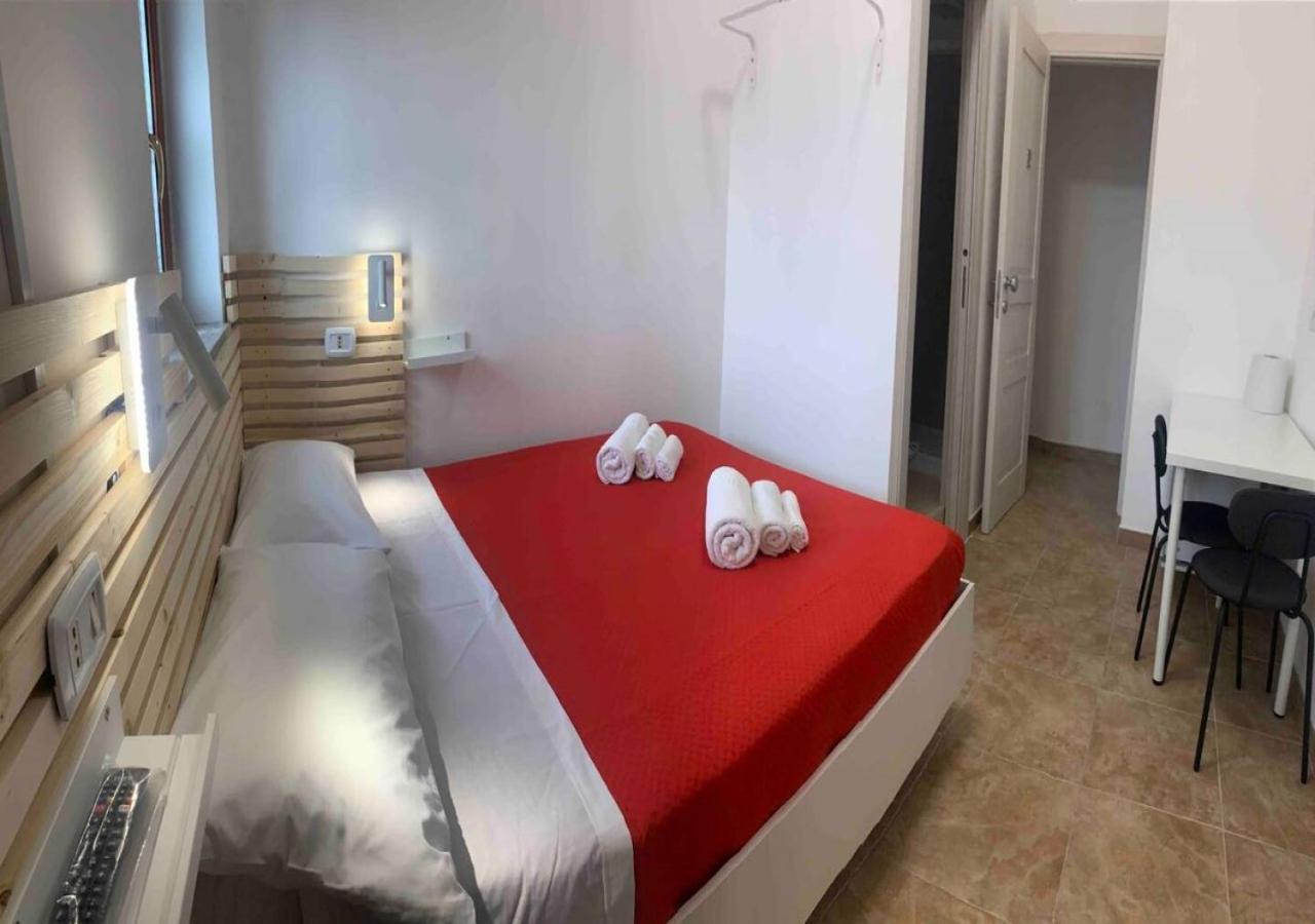 Miris Home Fast And Comfortable With Self Check In 8 Minutes Walk Near Naples Airport מראה חיצוני תמונה