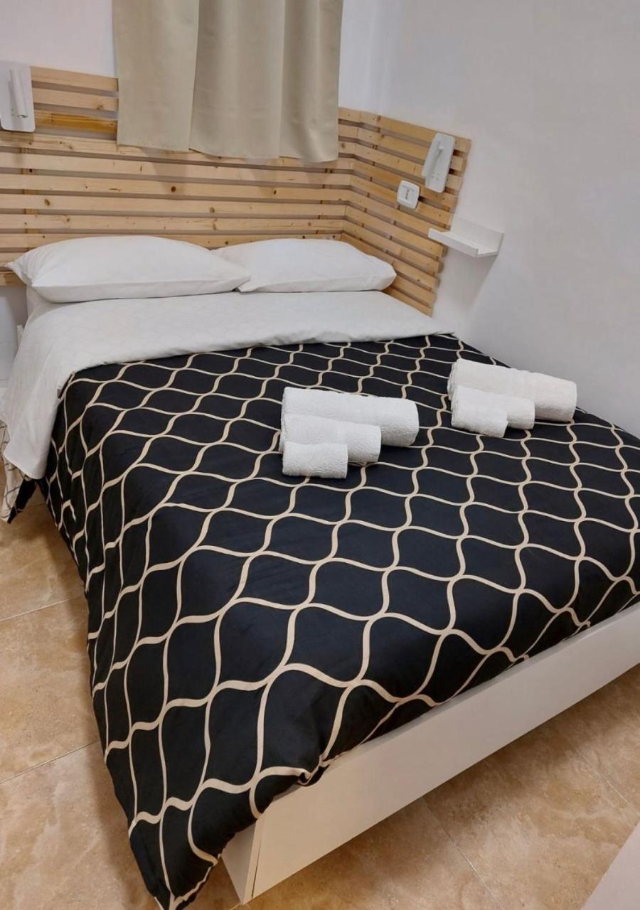 Miris Home Fast And Comfortable With Self Check In 8 Minutes Walk Near Naples Airport מראה חיצוני תמונה