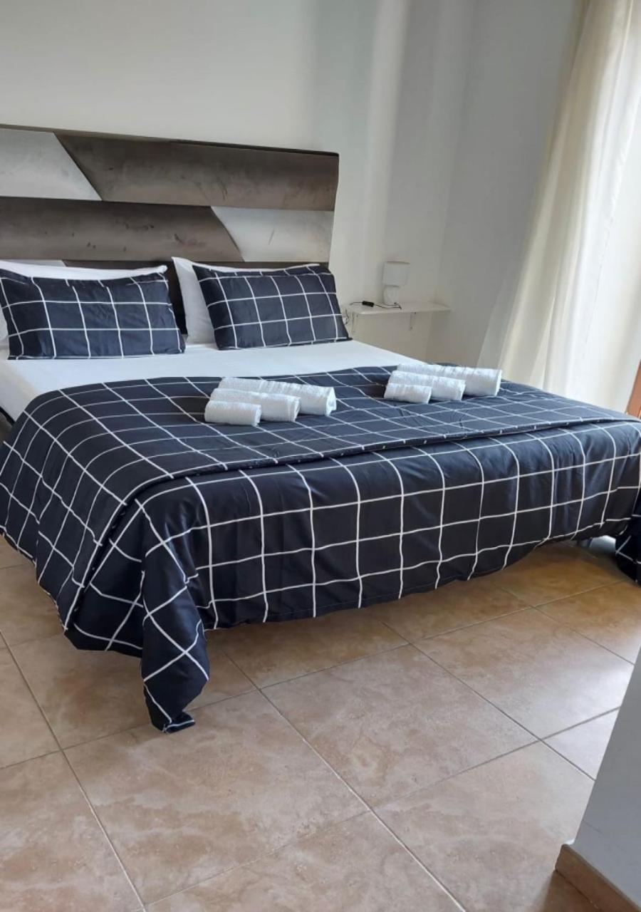 Miris Home Fast And Comfortable With Self Check In 8 Minutes Walk Near Naples Airport מראה חיצוני תמונה
