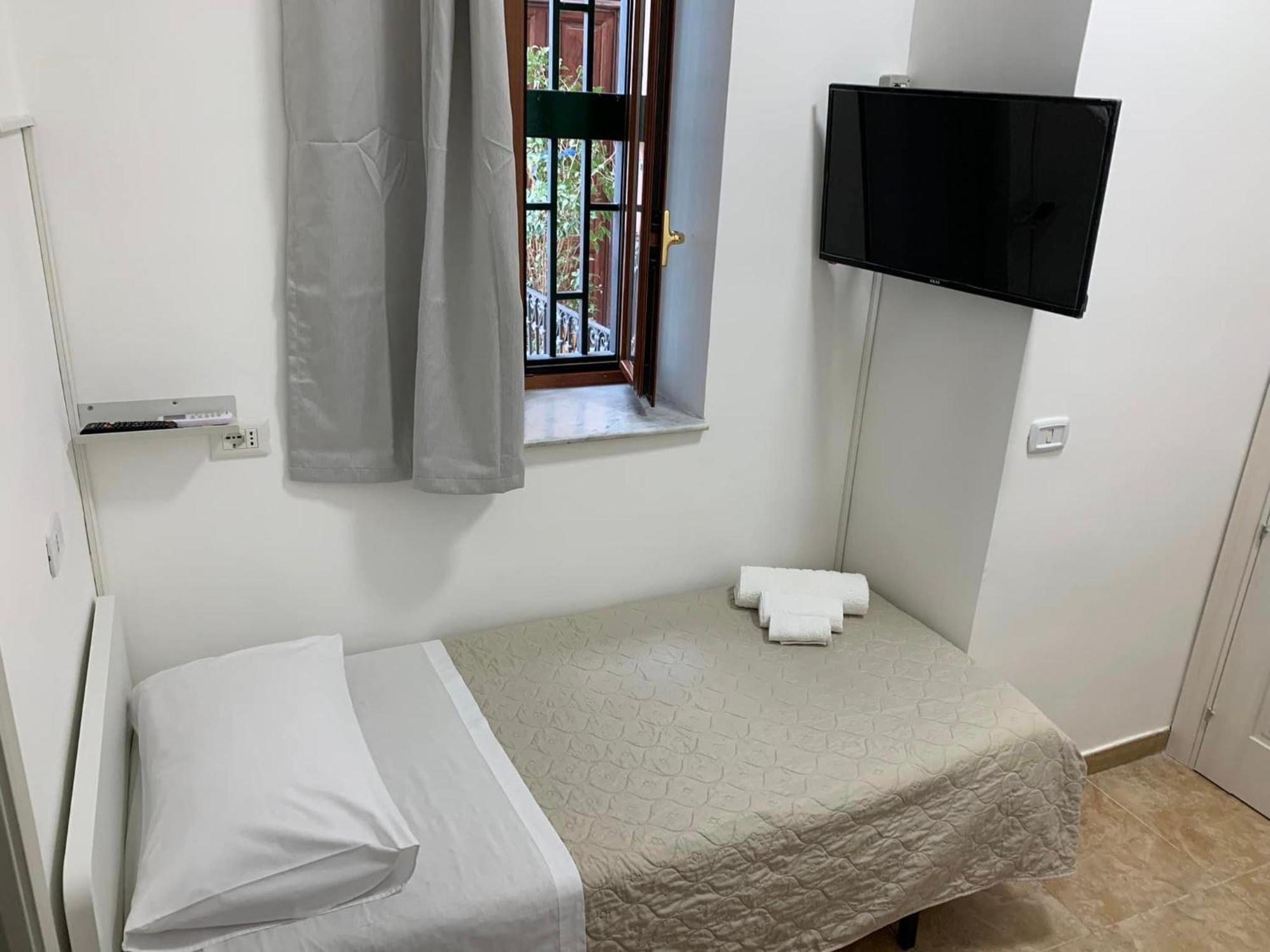 Miris Home Fast And Comfortable With Self Check In 8 Minutes Walk Near Naples Airport מראה חיצוני תמונה