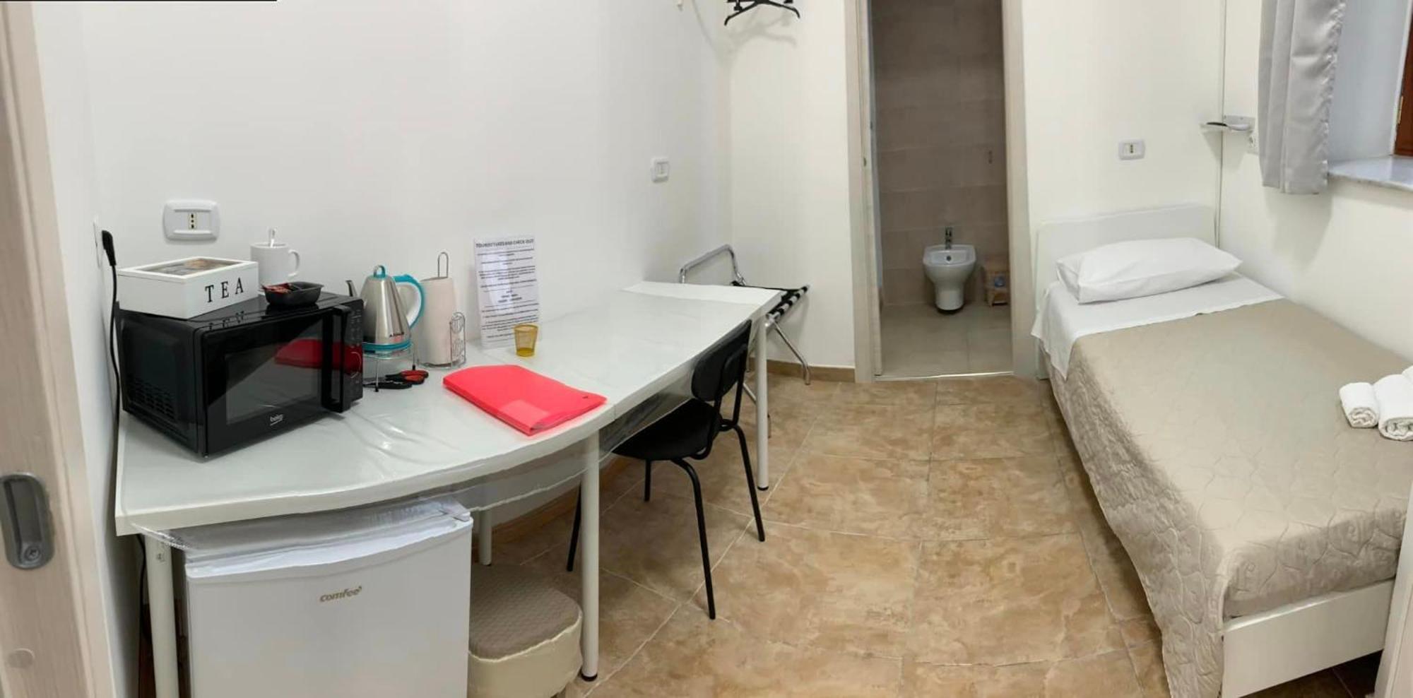 Miris Home Fast And Comfortable With Self Check In 8 Minutes Walk Near Naples Airport מראה חיצוני תמונה